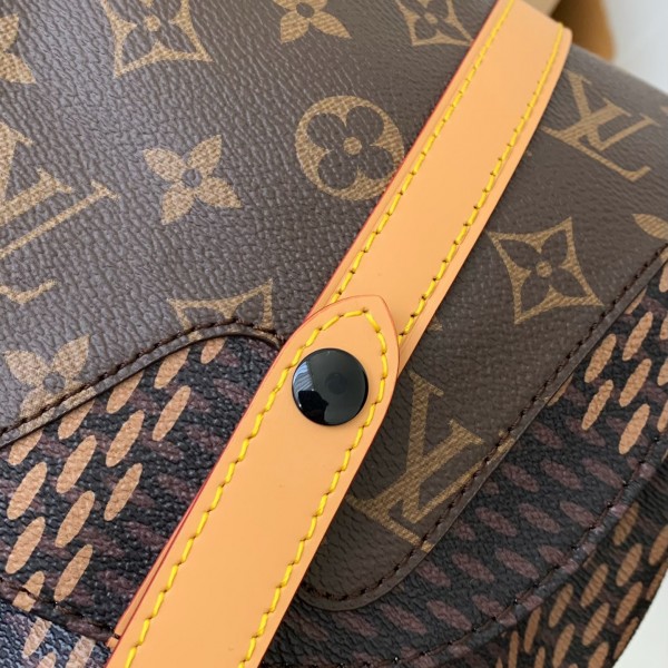 Louis Vuitton Medium-sized men’s matching colored backpack  M40350  Size：38*44*21cm