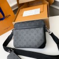 「#3346」Louis Vuitton Trio New Men’s colour-matching postman bag M69443  Size：25*18.5*7cm