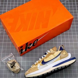 「#3504」Sacai x Nike VaporWaffle sesame and blue void