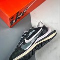 「#3505」Sacai x Nike VaporWaffle black and white