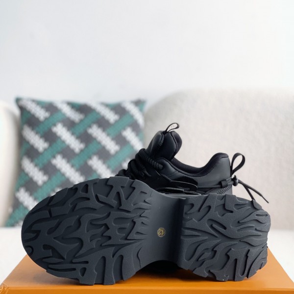 LOUIS VUITTON CASUAL SNEAKERS