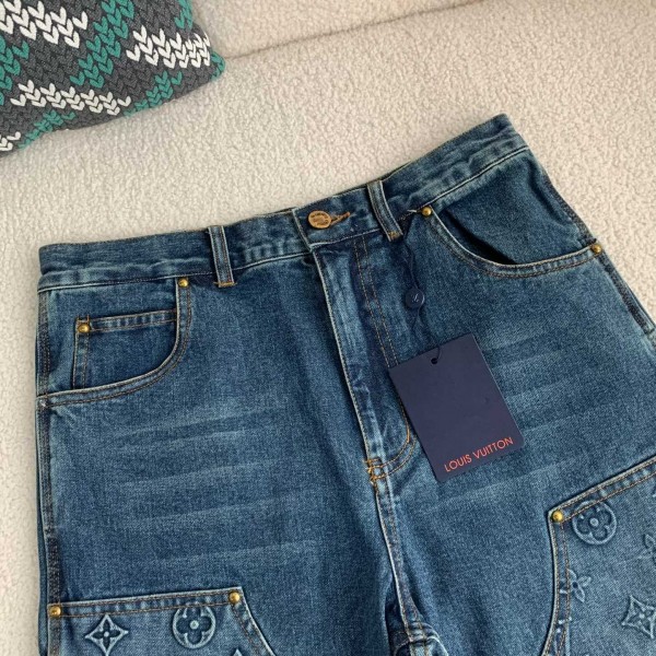 Louis Vuitton  Costumes
