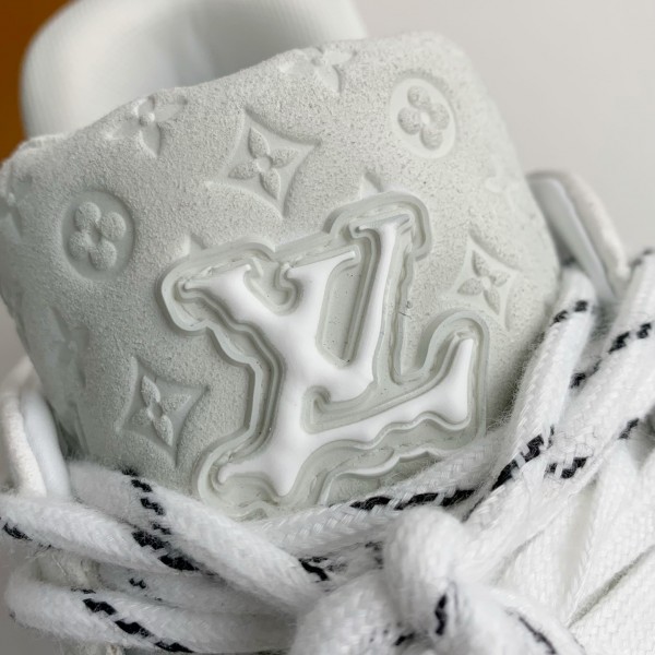 LOUIS VUITTON TRAINER SNEAKERS