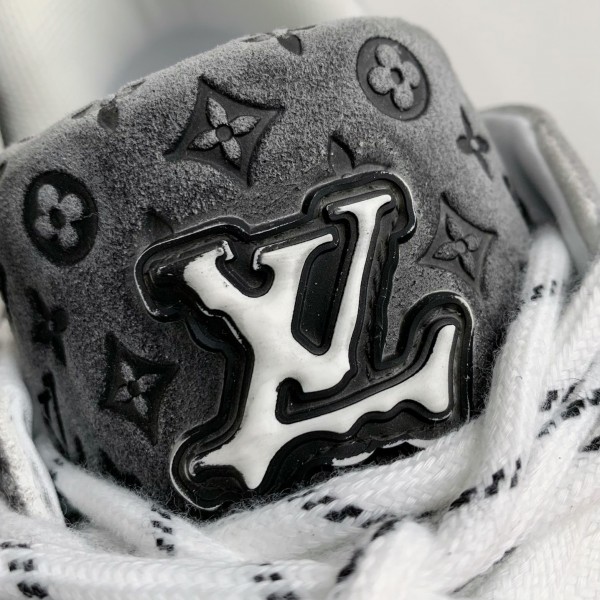 LOUIS VUITTON TRAINER SNEAKERS