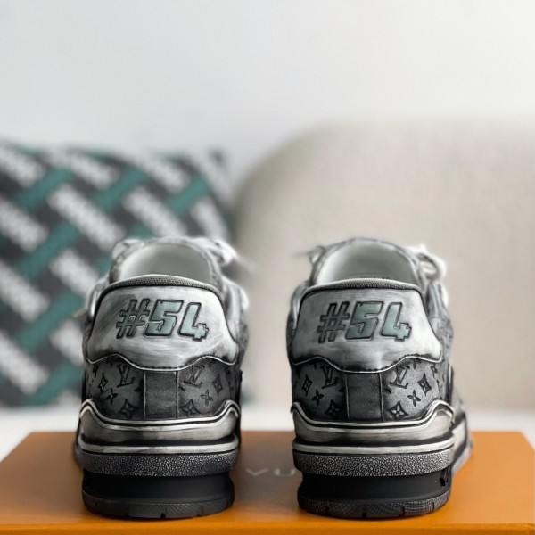LOUIS VUITTON TRAINER SNEAKERS