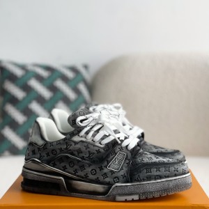「#3567」 LOUIS VUITTON TRAINER SNEAKERS