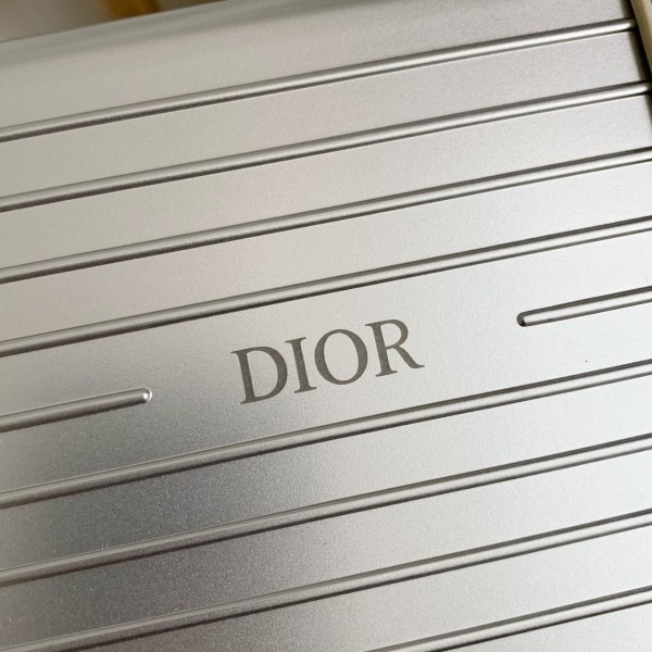 Rimowa x Dior Small suitcase bag  Size：13*20*6.5cm