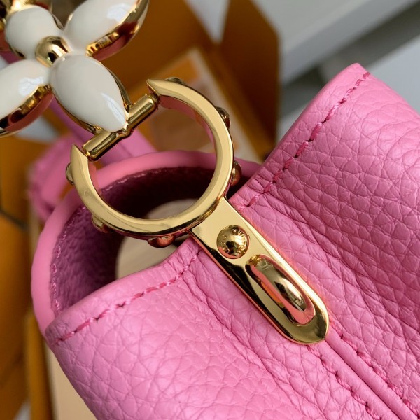 Louis Vuitton Capucines BB Handbags Size：21*14*8cm