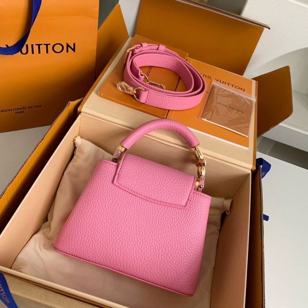 Louis Vuitton Capucines BB Handbags Size：21*14*8cm