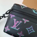 「#937」LOUIS VUITTON  COMET Full Leather Messenger Bag M22495
