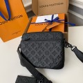 「#939」LOUIS VUITTON  TRIO Full Leather Messenger Bag M46602