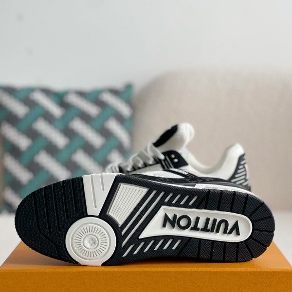 LOUIS VUITTON TRAINER SNEAKERS