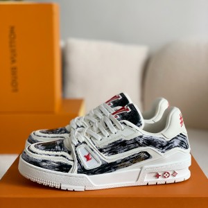 「#947」LOUIS VUITTON TRAINER Sneakers