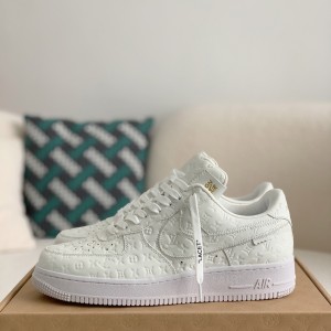 「#45」LOUIS VUITTON × NIKE AIR FORCE 1 Sneaker