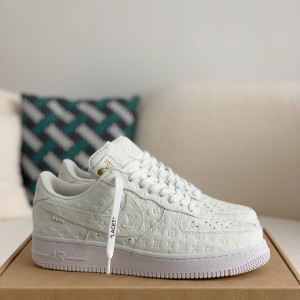 「#45」LOUIS VUITTON × NIKE AIR FORCE 1 Sneaker