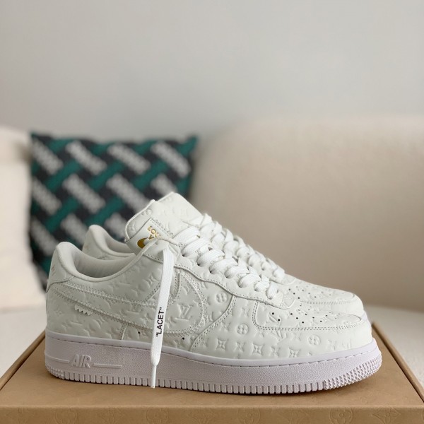 「#45」LOUIS VUITTON × NIKE AIR FORCE 1 Sneaker
