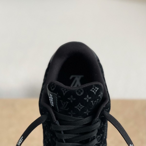 LOUIS VUITTON × NIKE AIR FORCE 1 Sneaker