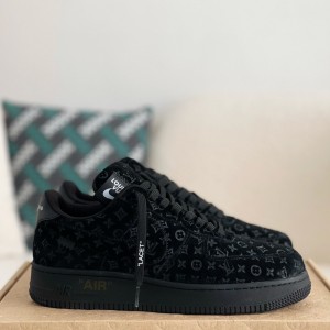 「#46」LOUIS VUITTON × NIKE AIR FORCE 1 Sneaker