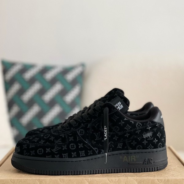 LOUIS VUITTON × NIKE AIR FORCE 1 Sneaker