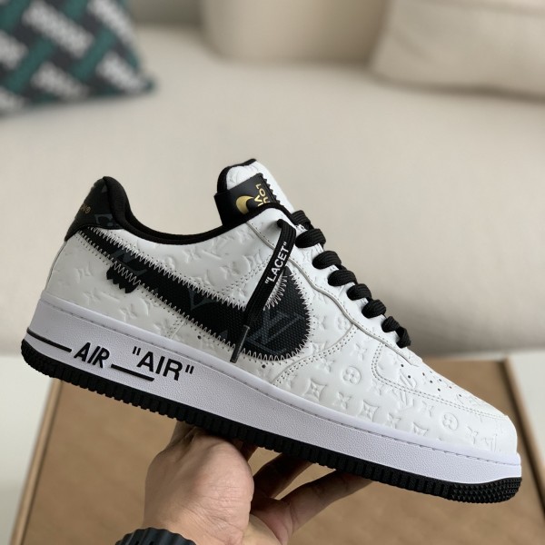 LOUIS VUITTON × NIKE AIR FORCE 1 SNEAKER