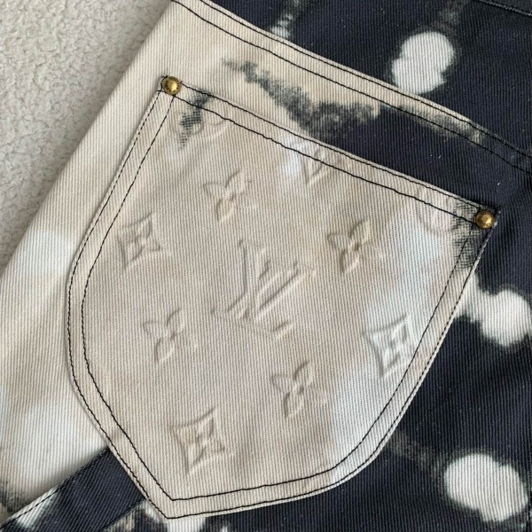 Louis Vuitton  Costumes