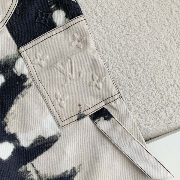 Louis Vuitton  Costumes