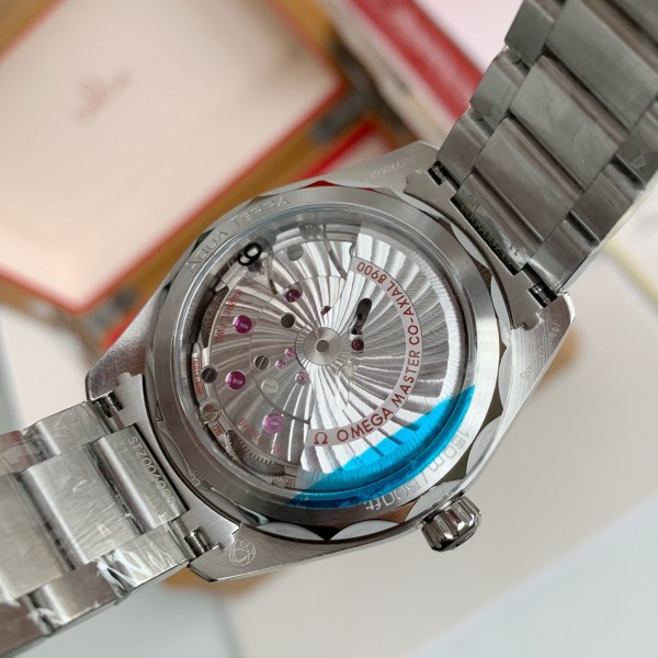 Omega Seahorse Series AQUA TERRA  150-meter dive wristwatch,41mm