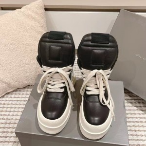 「#3659」Rick Owens Black and white inverted triangle