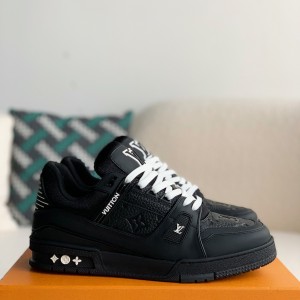 「#707」LOUIS VUITTON TRAINER Sneakers