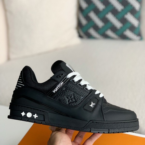 LOUIS VUITTON TRAINER Sneakers