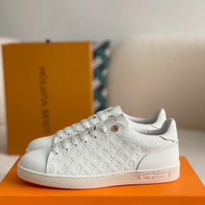 「#935」Louis Vuitton Sneaker