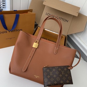 「#3674」Louis Vuitton Low Key Cabas Mid -number Handbag M25343 Size: 30*14*47cm