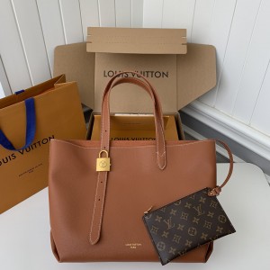 「#3674」Louis Vuitton Low Key Cabas Mid -number Handbag M25343 Size: 30*14*47cm