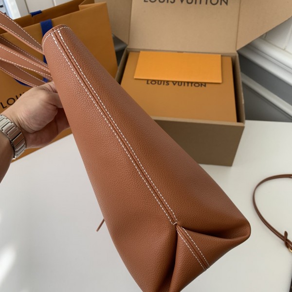 Louis Vuitton Low Key Cabas Mid -number Handbag M25343 Size: 30*14*47cm