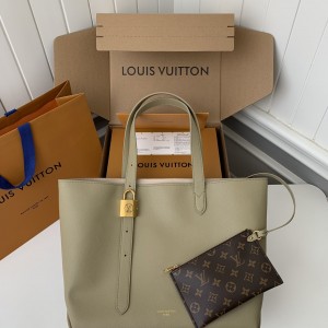 「#3675」Louis Vuitton Low Key Cabas Mid -number Handbag M25343 Size: 30*14*47cm