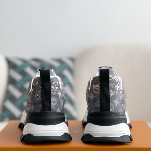 LOUIS VUITTON CASUAL SNEAKERS
