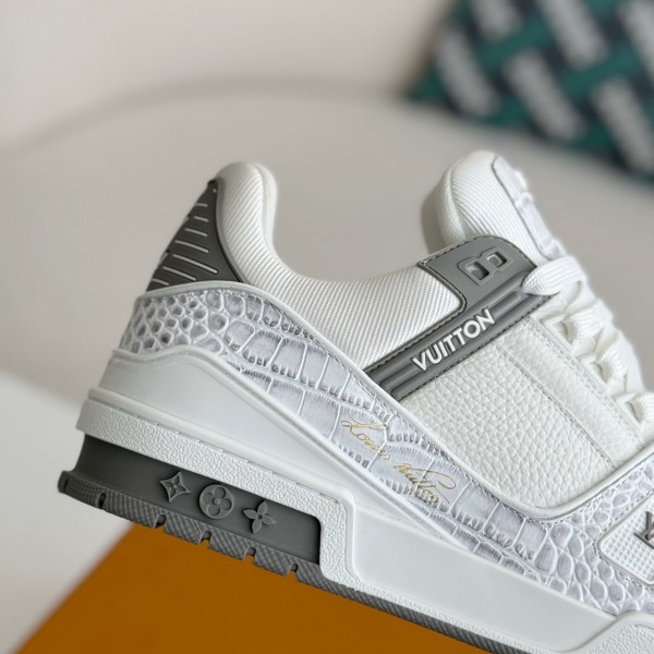 LOUIS VUITTON TRAINER SNEAKERS