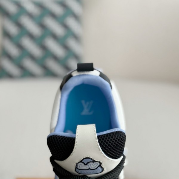 LOUIS VUITTON RUNNER TATIC sneakers