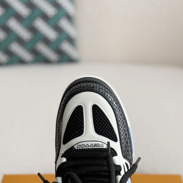 LOUIS VUITTON RUNNER TATIC sneakers