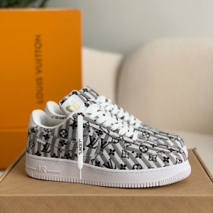 「#1061」LOUIS VUITTON × NIKE AIR FORCE 1 SNEAKER