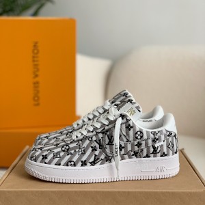 「#1061」LOUIS VUITTON × NIKE AIR FORCE 1 SNEAKER