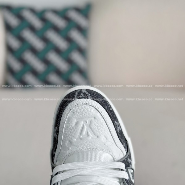 LOUIS VUITTON TRAINER SNEAKERS