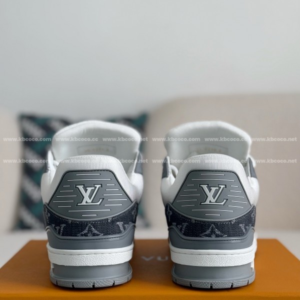 LOUIS VUITTON TRAINER SNEAKERS