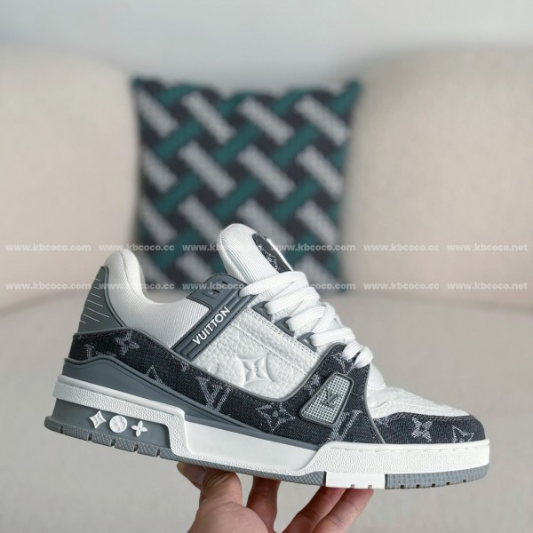 LOUIS VUITTON TRAINER SNEAKERS
