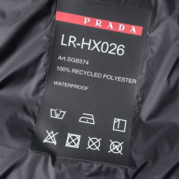 Prada classic red label new down vest
