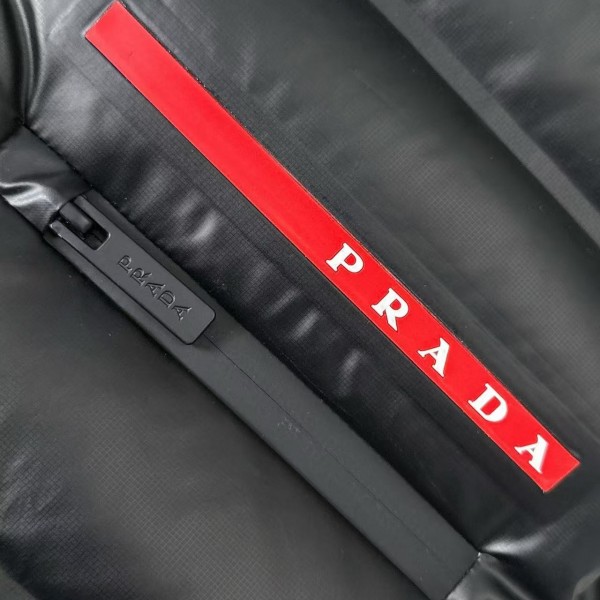 Prada classic red label new down vest