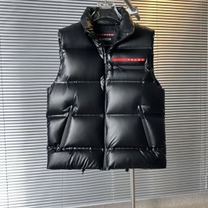 「#3784」Prada classic red label new down vest