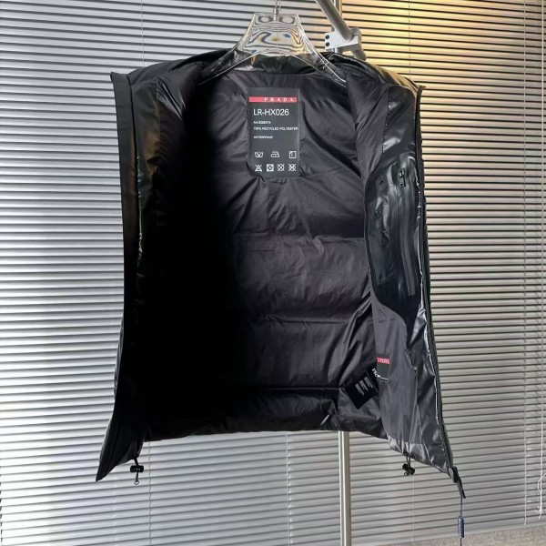 Prada classic red label new down vest