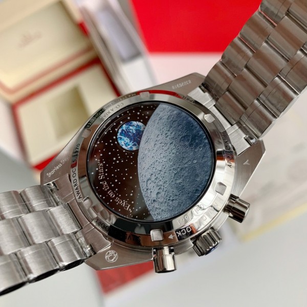 Omega Snoopy Award 50m Waterproof Watch, 42mm
