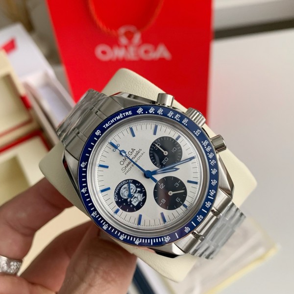 Omega Snoopy Award 50m Waterproof Watch, 42mm